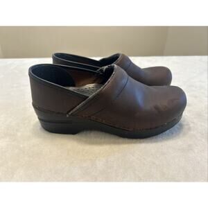 Dansko Women’s Shoes Clogs Size 36 US 7 Brown Leather Professional Nurse Slip On